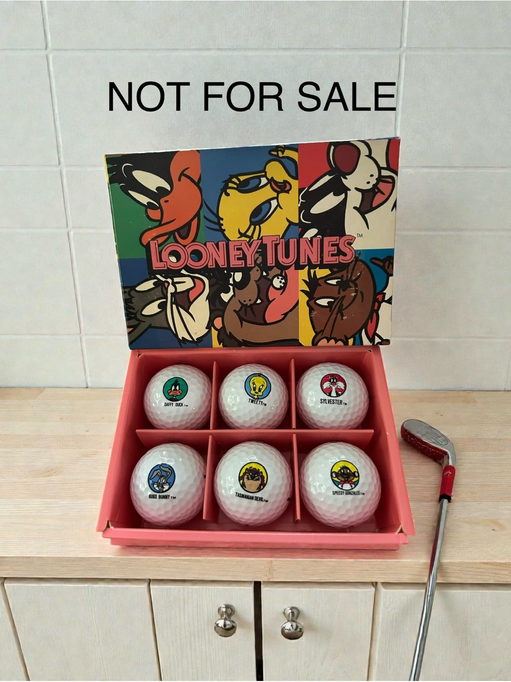 NOT FOR SALE vintage 6-piece set of collectible Looney Tunes golf balls